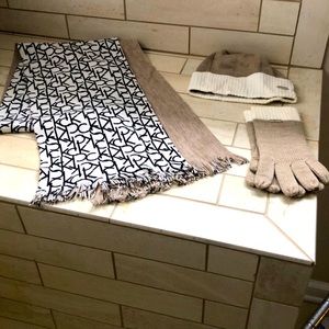 Calvin Klein Hat, glove and scarf set